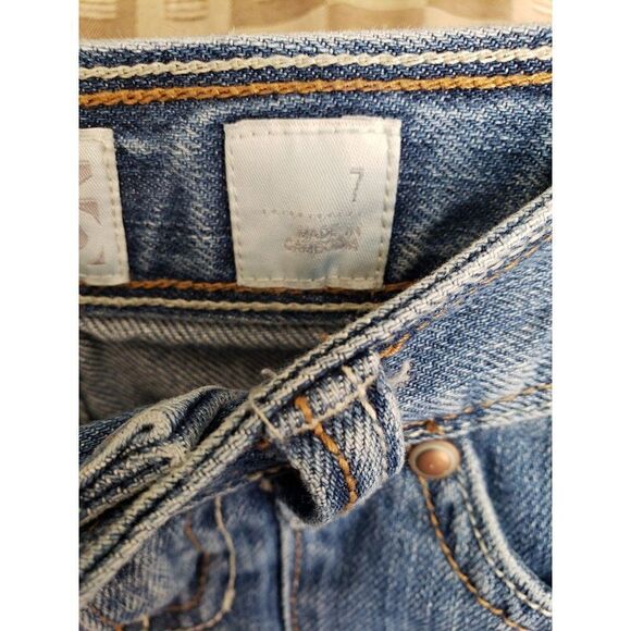 Old Navy Girls Jean Shorts Girlfriend Shorty Denim Shorts Cuffed Size 7 NWOT - Picture 7 of 7